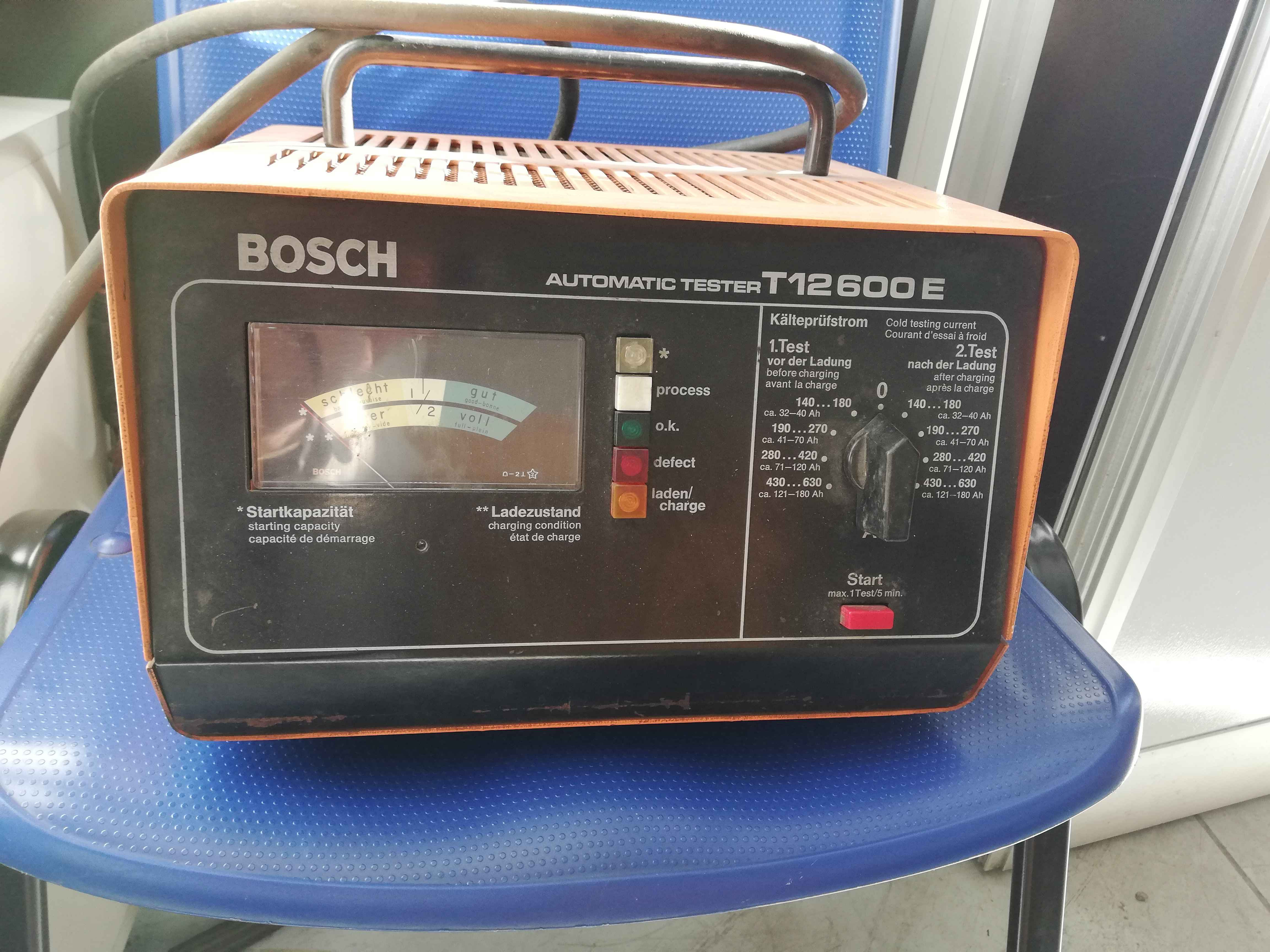 Tester automatico batteria Bosch T12600 E