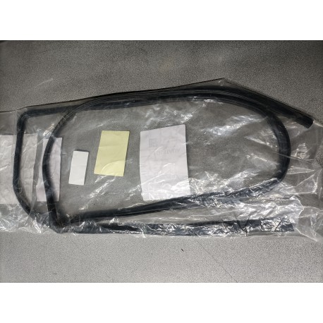 GUARNIZIONE PARABREZZA ANTERIORE FIAT PANDA 269 2003-2009 46804344